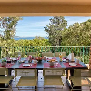 https://villa-cavalaire-sur-mer-83240.fr-provencehotel.com