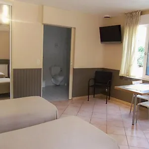 https://les-amandiers-boulouris-sur-mer.fr-provencehotel.com
